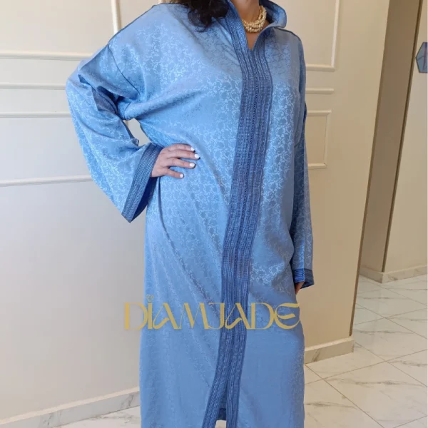 Caftan Makhzani bleu ciel  en Brocart Satiné – Image 2