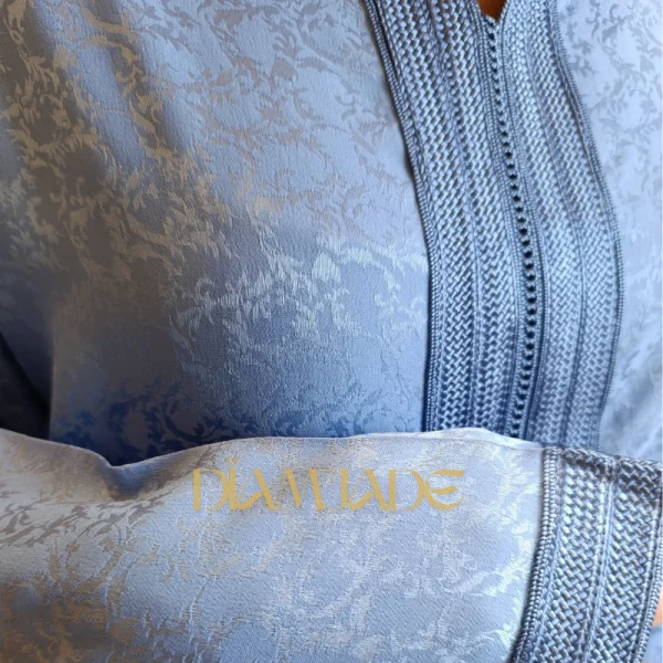 Caftan Makhzani bleu ciel  en Brocart Satiné – Image 3
