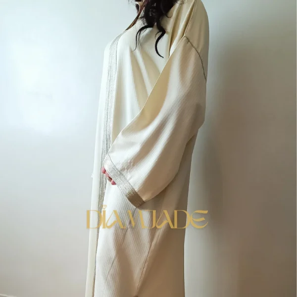 Caftan Makhzani blanc cassé en Brocart Satiné – Image 3