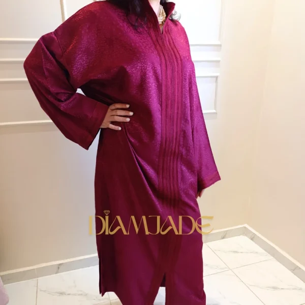 Caftan Makhzani rouge bordeau en Brocart Satiné – Image 2