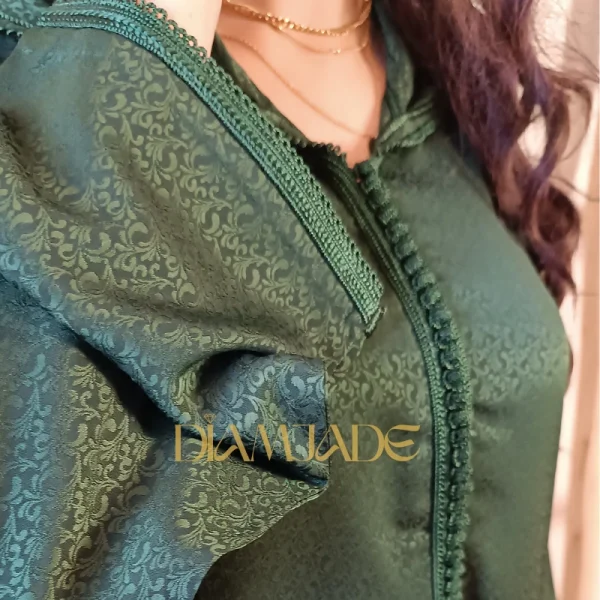 Djellaba verte tissu jacquard, coupe makhzania – Image 3