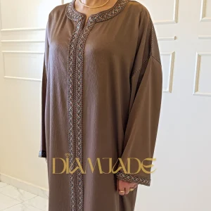 Caftan fluide en crêpe piqué pour l’Aïd