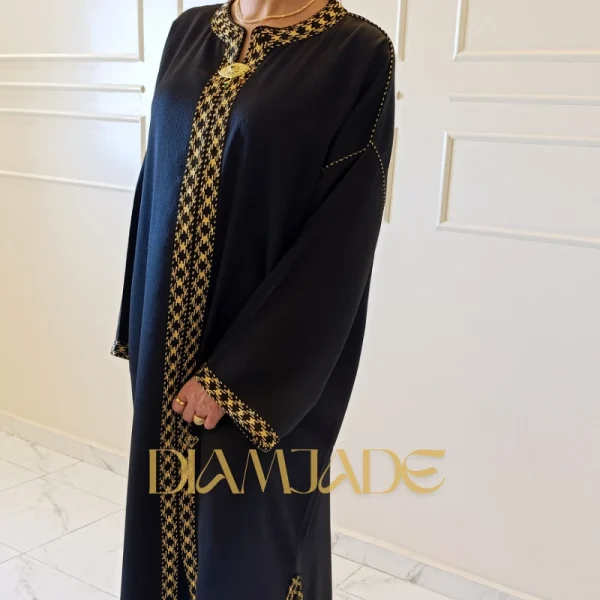 Caftan fluide en crêpe piqué pour l’Aïd