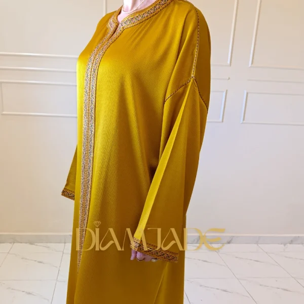 Caftan fluide en crêpe piqué pour l’Aïd