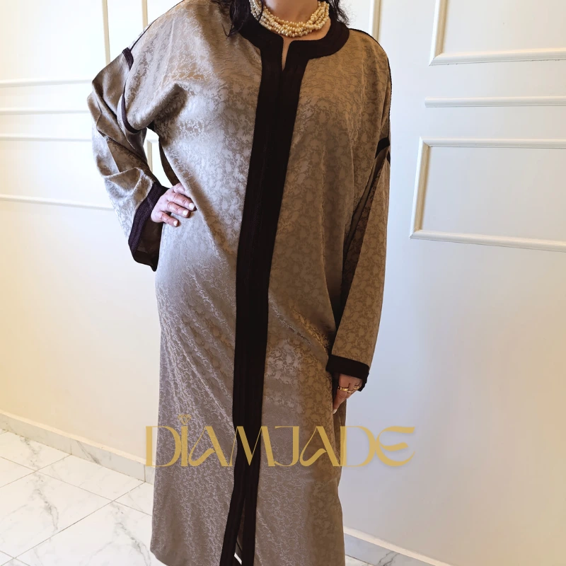 Caftan Makhzani beige et marron finition artisanale